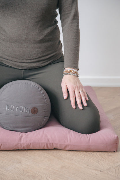 Calm Yoga Bolster - Grå - økologisk bomuld til yoga og meditation