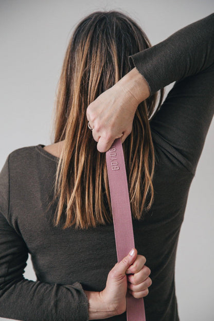 GOYOGI træningsbælte, økologisk bomuld og med en længde på hele 280 cm, uundværligt redskab til både i din daglige yogapraksis og til afspændingsøvelser yoga strap calm organic cotton yogabælte