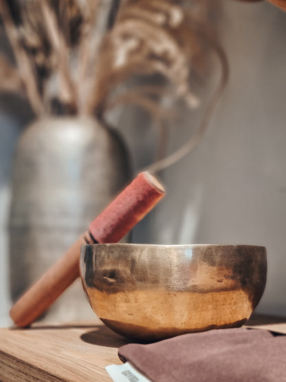 Bol chantant avec baguette en bois - Laiton